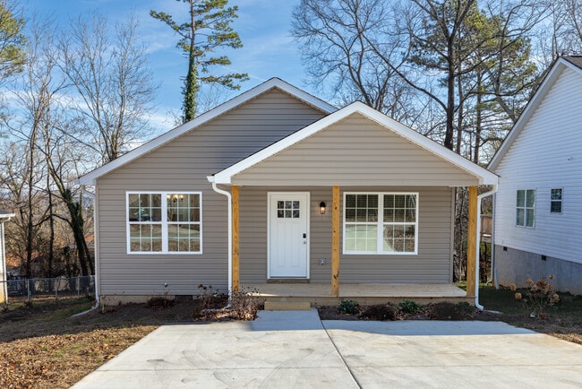 812 Aubrey Ave in Chattanooga, TN - Foto de edificio - Building Photo