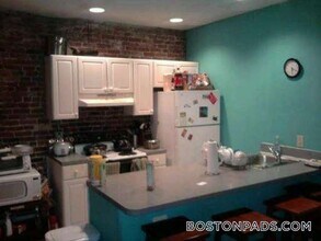 610 Columbus Ave, Unit 7 in Boston, MA - Foto de edificio - Building Photo