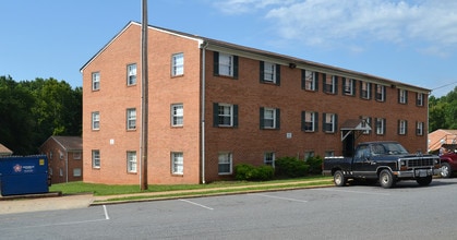 Waters at James Crossing in Lynchburg, VA - Building Photo - Building Photo