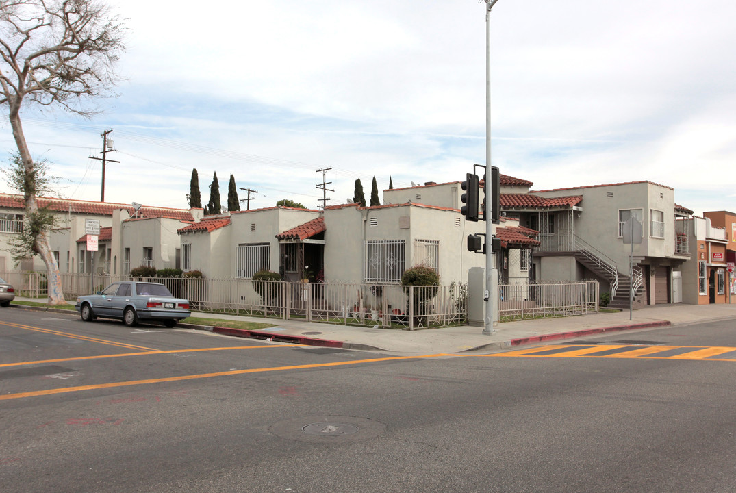 6368 Arbutus Ave in Huntington Park, CA - Building Photo