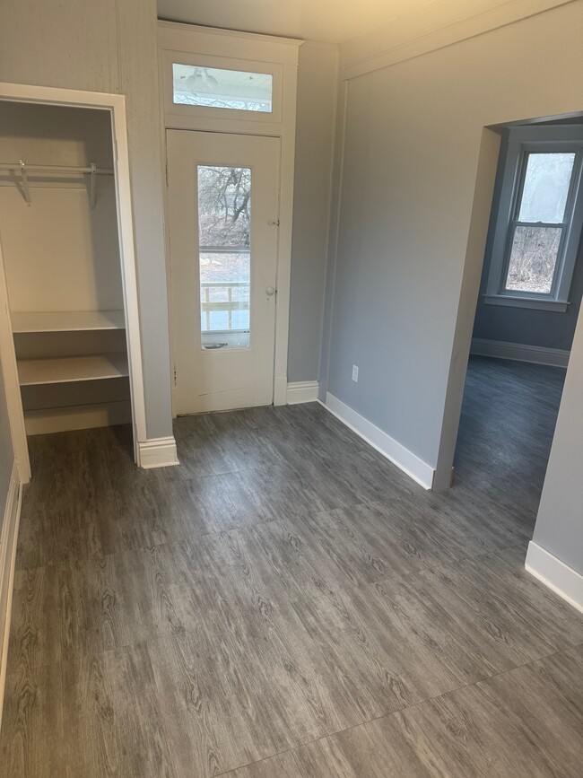 304 Arthur Ave in Hobart, IN - Foto de edificio - Building Photo