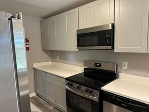 506 Pineridge Rd in Forest Park, GA - Building Photo - Building Photo