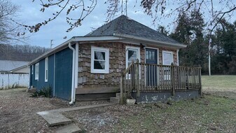 904 E Myrtle Ave in Johnson City, TN - Building Photo