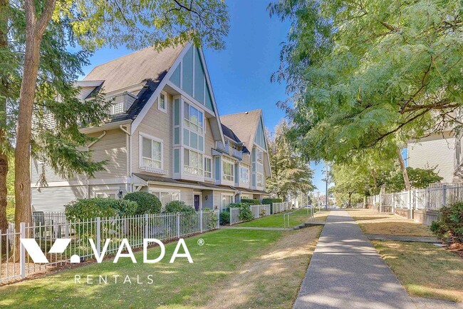 6588 Southoaks Crescent in Burnaby, BC - Building Photo - Building Photo