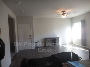 7518 Crested Moon St in North Las Vegas, NV - Building Photo - Building Photo