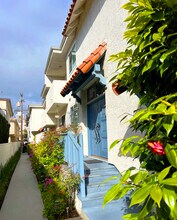 1246 Brockton Ave in Los Angeles, CA - Building Photo - Building Photo