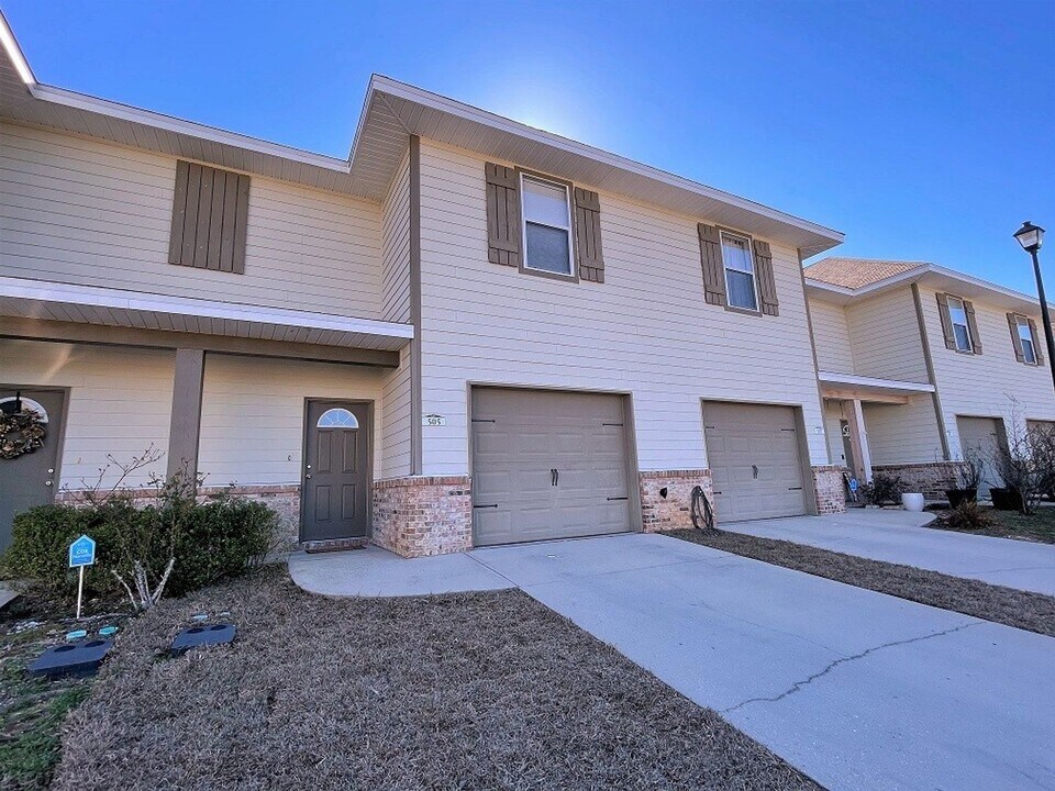 505 Arbor Lake Dr in Crestview, FL - Building Photo