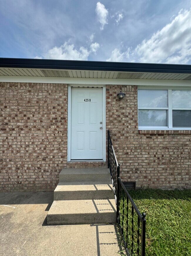 425 Patrician Pl in Danville, KY - Building Photo - Building Photo