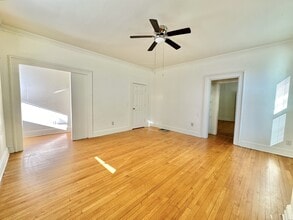 255 S Jackson St in Janesville, WI - Building Photo - Building Photo