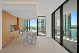 500 Alton Rd in Miami Beach, FL - Building Photo - Building Photo