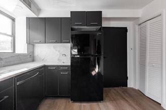 3138 W Schubert Ave in Chicago, IL - Foto de edificio - Building Photo