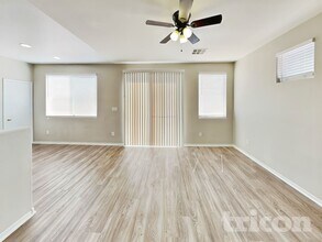 623 Marlberry Pl in Henderson, NV - Foto de edificio - Building Photo