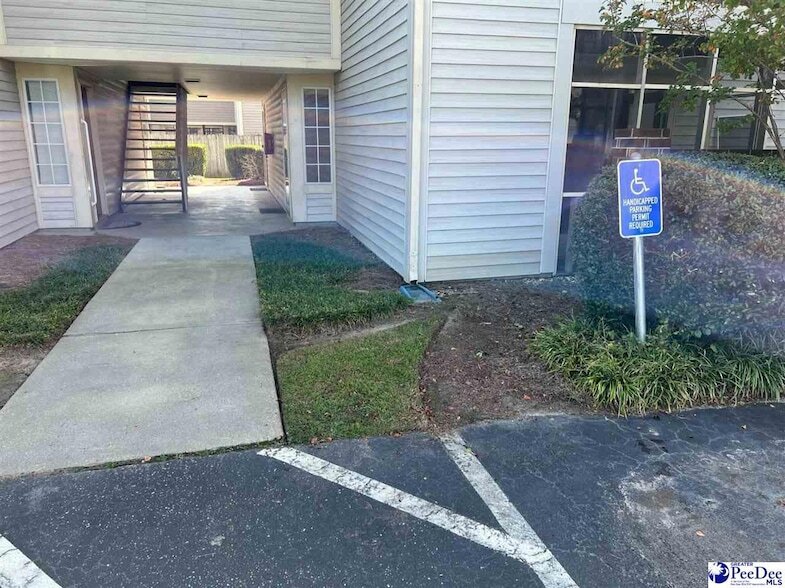 701 Coventry Ln in Florence, SC - Foto de edificio