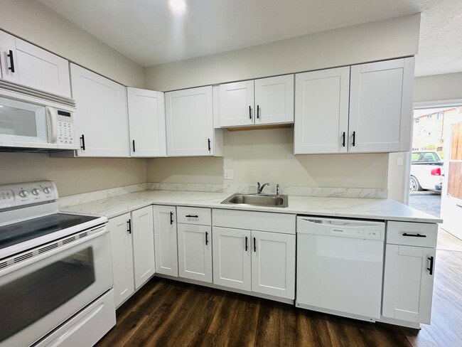 property at 1730 Ivy St