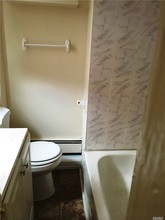 286 Yale St-Unit -1A in Hempstead, NY - Building Photo - Building Photo