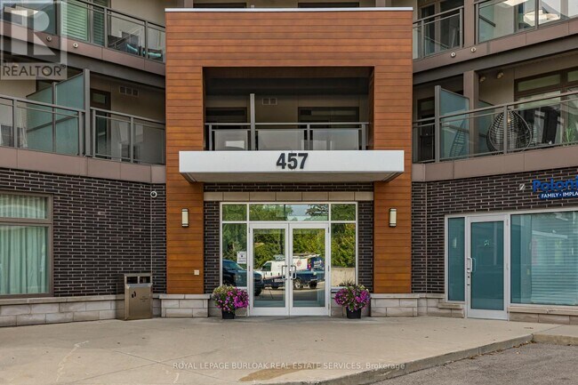 457 Plains Rd E in Burlington, ON - Building Photo - Building Photo