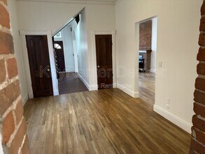 2418 N Clarkson St in Denver, CO - Foto de edificio - Building Photo