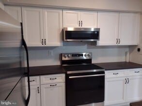 83 Avon Ln in New Hope, PA - Building Photo - Building Photo