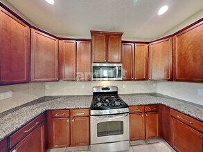 5654 Aaron Ct in Sarasota, FL - Foto de edificio - Building Photo