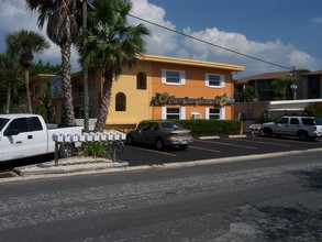 The Sunflower in St. Petersburg, FL - Building Photo - Building Photo