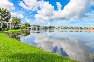 7794 Emerald Cir in Naples, FL - Building Photo