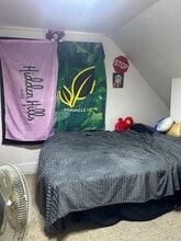 201 N Summit St, Unit Upstairs 1 BR in Spooner, WI - Foto de edificio - Building Photo