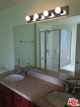 962 S Gramercy Dr-Unit -205 in Los Angeles, CA - Building Photo - Building Photo