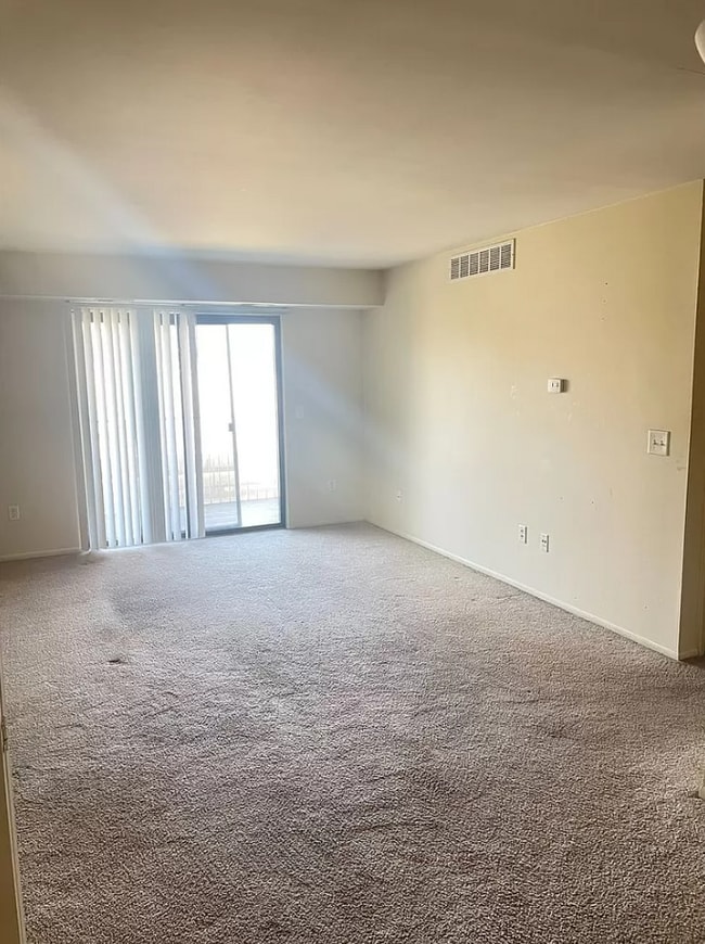 property at 1493 Chateau Vert E