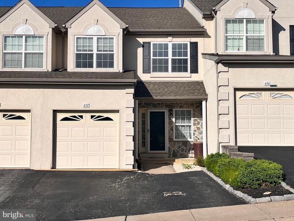 637 Fawn Cir in King of Prussia, PA - Building Photo