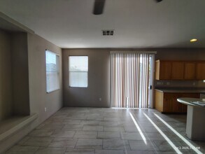 8926 Rutherford Grove St in Las Vegas, NV - Foto de edificio - Building Photo