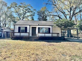 1946 Hazelwood Dr SE in Marietta, GA - Building Photo