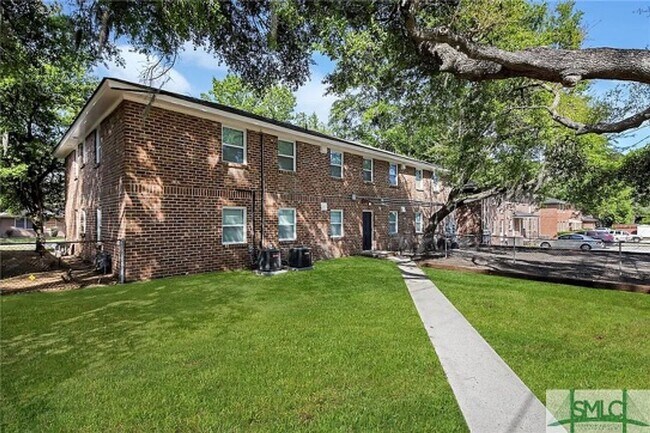 19 Berkley Pl-Unit -Unit 2 (B) in Savannah, GA - Building Photo - Building Photo