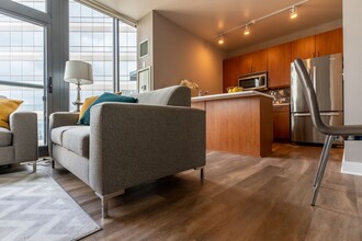 539 N State St, Unit 2802 in Chicago, IL - Building Photo - Building Photo