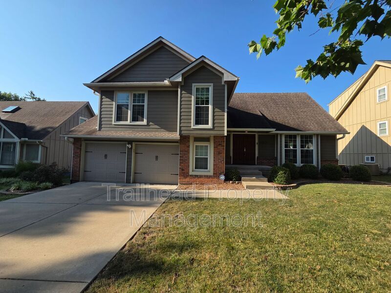 13325 W 104th St in Lenexa, KS - Building Photo