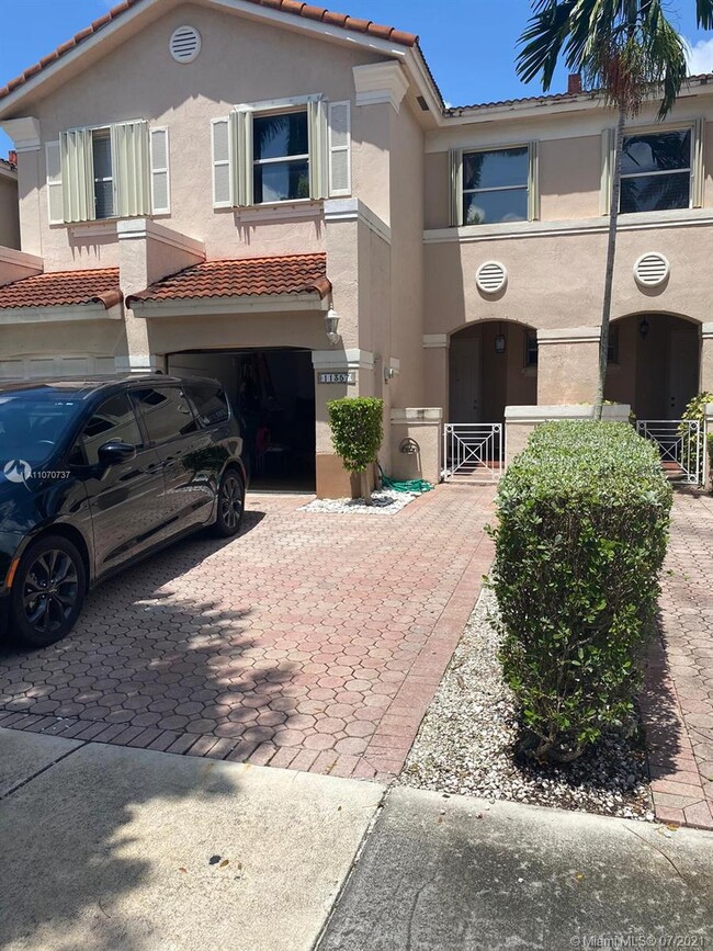 11357 NW 42nd Terrace-Unit -11357 in Doral, FL - Building Photo - Building Photo