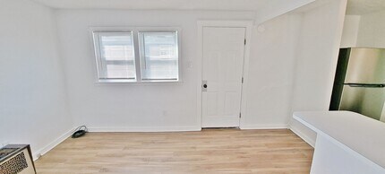 390-392 W Cherry Ln in Dallastown, PA - Building Photo - Building Photo