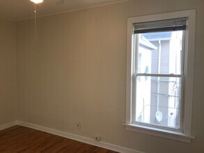 5317 N Winchester Ave-Unit -2 in Chicago, IL - Building Photo - Building Photo