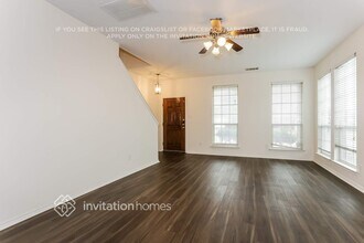 1213 Sweetwater Dr in Burleson, TX - Foto de edificio - Building Photo