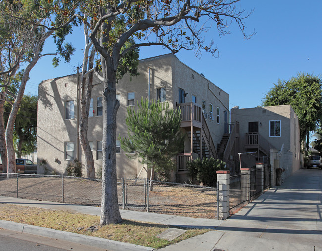 5701 Gifford Ave in Maywood, CA - Building Photo - Building Photo