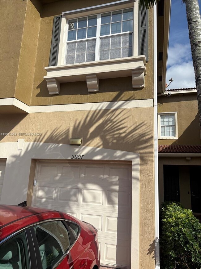 property at 5807 Hampton Hills Blvd