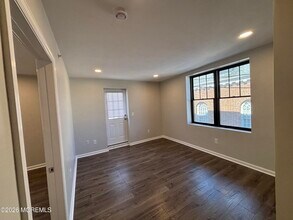 21 Mechanic St in Freehold, NJ - Building Photo - Building Photo