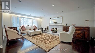 34 Delair Crescent in Markham, ON - Building Photo - Building Photo