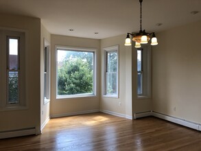 136 6th St NE, Unit Apt 2 in Washington, DC - Building Photo - Building Photo