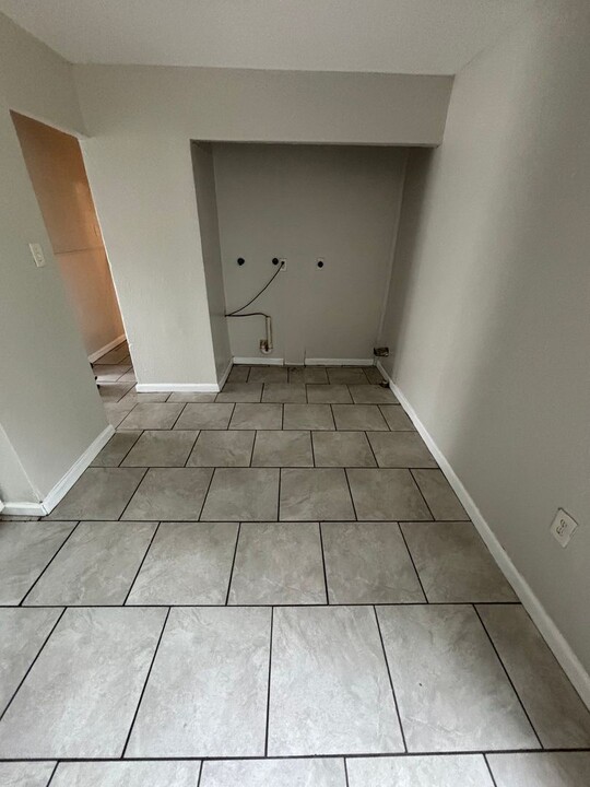 14 Delores Dr in Sauget, IL - Building Photo