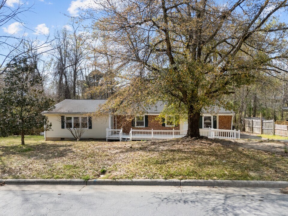 2820 Sylvester St in Raleigh, NC - Building Photo