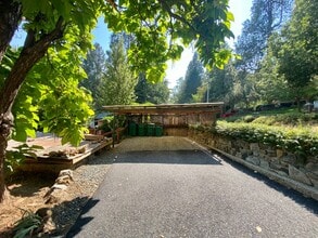 414 S Pine St in Nevada City, CA - Building Photo - Building Photo