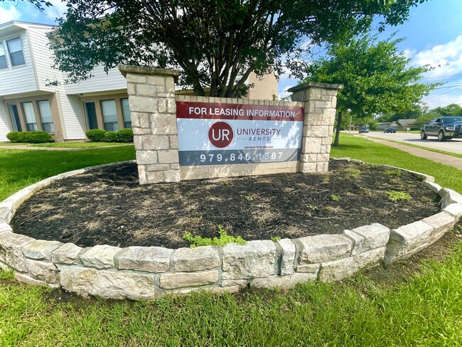 706 San Pedro Dr in College Station, TX - Foto de edificio - Building Photo