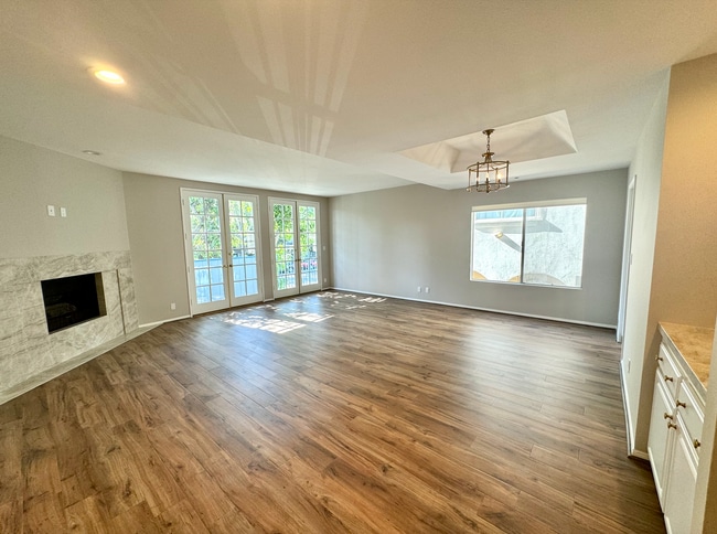 1930 S Beverly Glen Blvd, Unit 101 in Los Angeles, CA - Building Photo - Building Photo