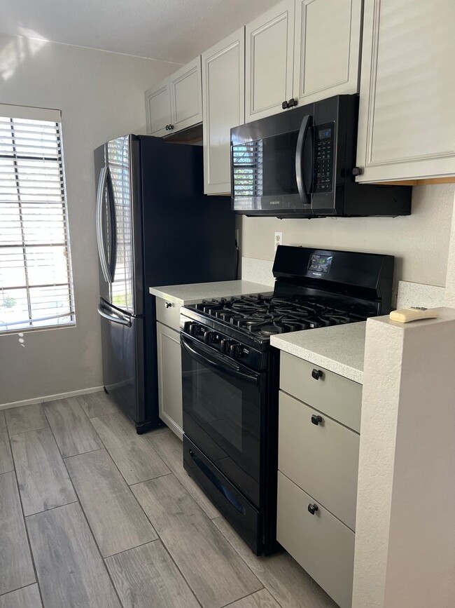 10790 Dabney Dr in San Diego, CA - Building Photo - Building Photo