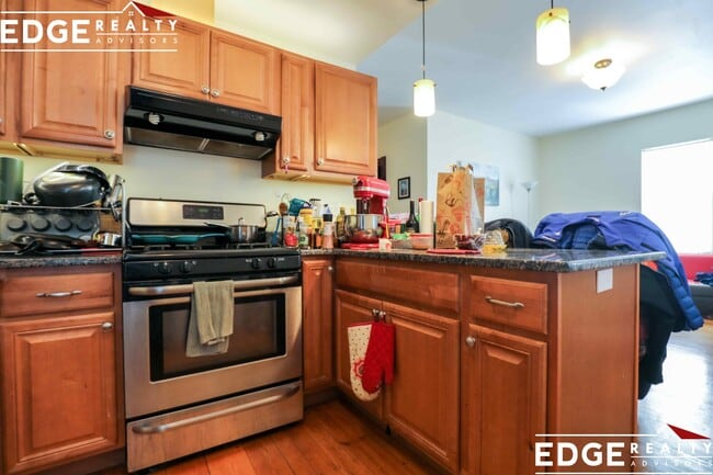 5 Smythe St, Unit 3 in Brookline, MA - Building Photo - Building Photo